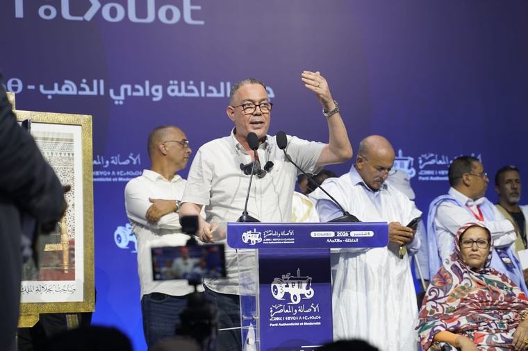 لقجع يعلن من الداخلة: مستعدون لرفع الحد الأدنى للأجور إلى 5000 درهم فورا